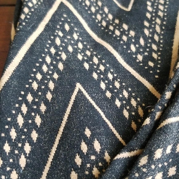 EYE CANDY 🍭 LEGGINGS - Picture 2 of 7